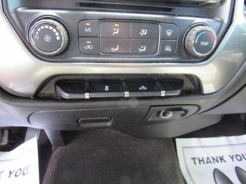 Used 2018 Chevrolet Silverado 1500 LT AWD/4WD image 29