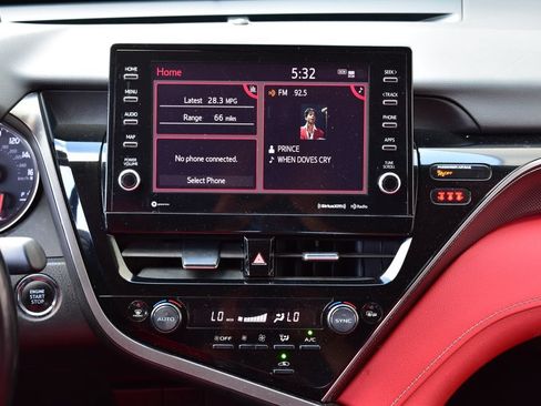 Used 2022 Toyota Camry XSE FWD image 29