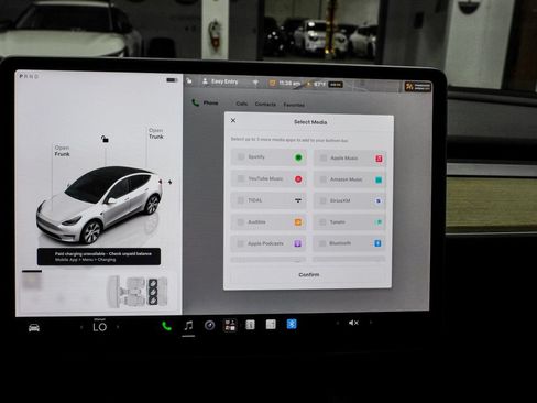 Used 2023 Tesla Model Y Long Range AWD/4WD image 25