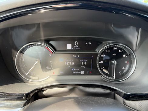Certified 2024 Cadillac XT5 Premium Luxury AWD/4WD image 13