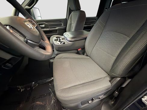 Used 2025 RAM 2500 Big Horn AWD/4WD image 11