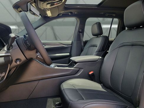 New 2026 Jeep Grand Cherokee Limited AWD/4WD image 11