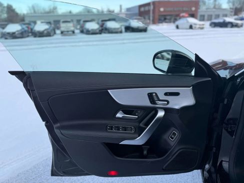 Used 2021 Mercedes-Benz CLA 250 4MATIC image 5