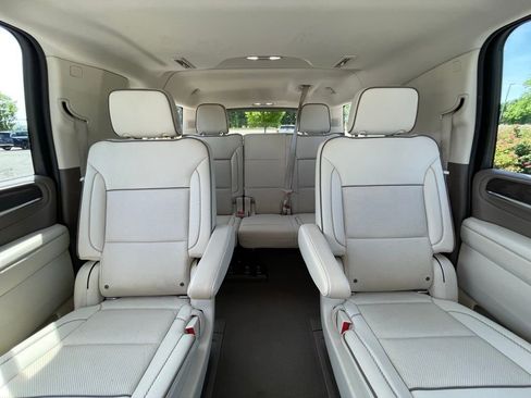 Used 2022 GMC Yukon XL Denali AWD/4WD image 31