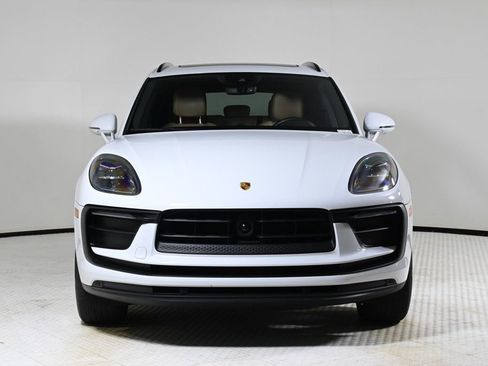 Certified 2023 Porsche Macan Turbo image 10