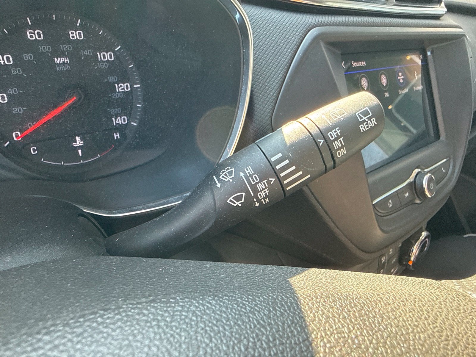 Used 2023 Chevrolet TrailBlazer LT FWD image 33