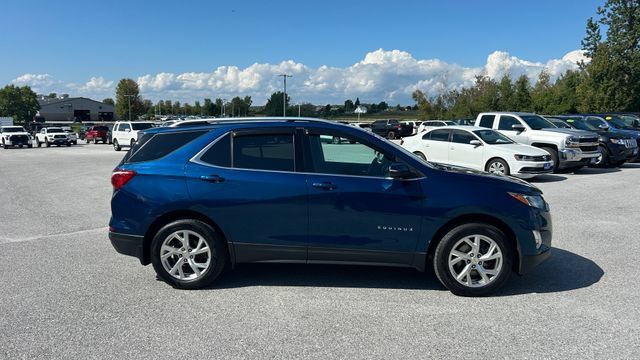 Used 2019 Chevrolet Equinox LT w/ Sun & Navigation Package AWD/4WD image 2