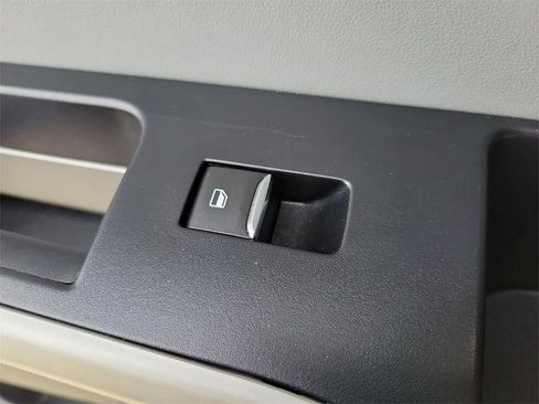 Certified 2021 Ford Explorer XLT w/ Equipment Group 202A image 17