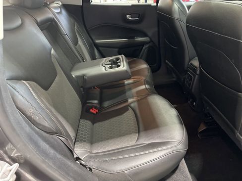 Used 2019 Jeep Compass Latitude w/ Cold Weather Group AWD/4WD image 19