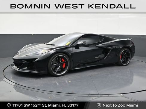 Used 2025 Chevrolet Corvette E-Ray AWD/4WD image 1