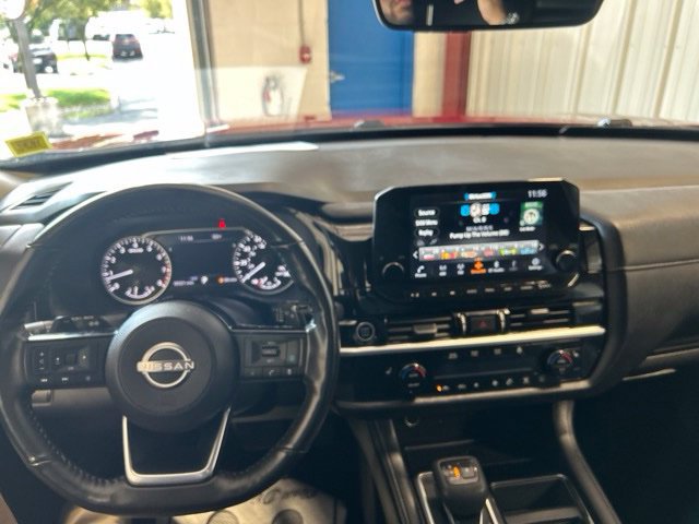 Used 2024 Nissan Pathfinder SL AWD/4WD image 28