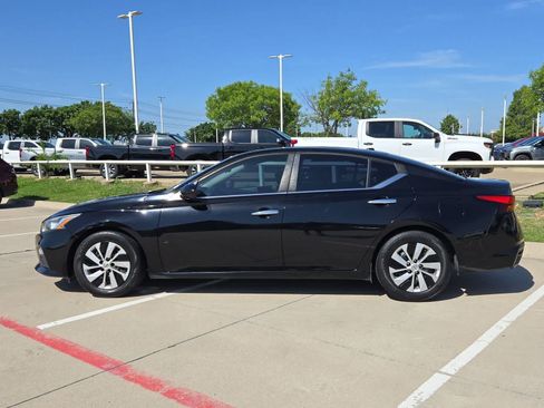 Used 2019 Nissan Altima 2.5 S FWD image 3