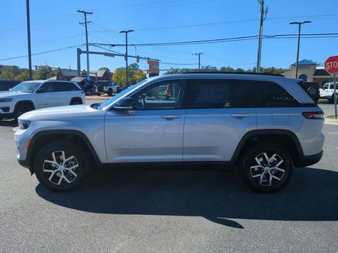 New 2025 Jeep Grand Cherokee Limited w/ Trailer Tow Package image 7