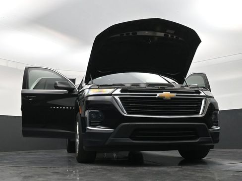 Used 2023 Chevrolet Traverse LS FWD image 26