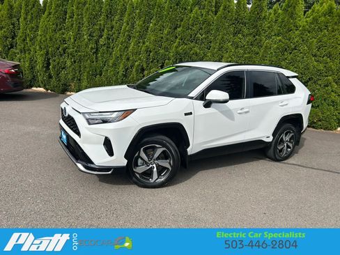 Used 2024 Toyota RAV4 SE AWD/4WD image 2