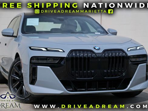 Used 2023 BMW 740i w/ Parking Assistance Package RWD image 2