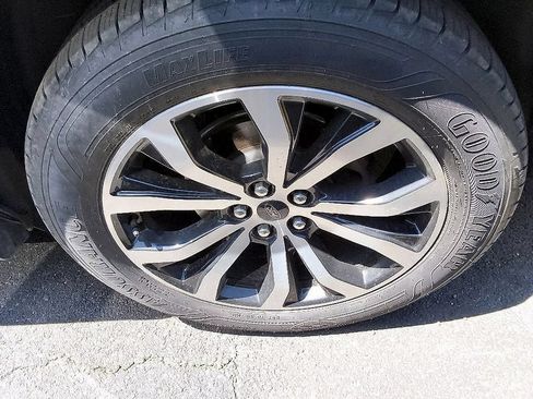 Used 2023 Ford Explorer ST AWD/4WD image 18