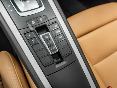 Used 2019 Porsche 911 GT3 RS image 31
