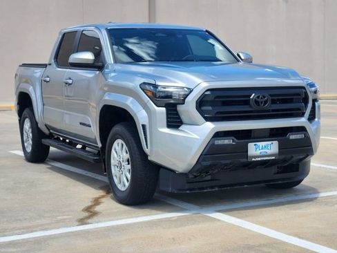 Used 2024 Toyota Tacoma SR5 RWD image 3