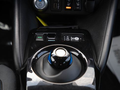 Used 2020 Nissan Leaf SL Plus FWD image 19