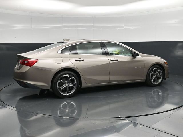 Used 2024 Chevrolet Malibu LT FWD image 2