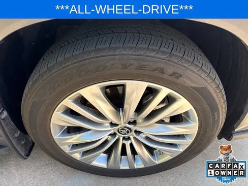 Used 2024 Toyota Highlander Platinum AWD/4WD image 36