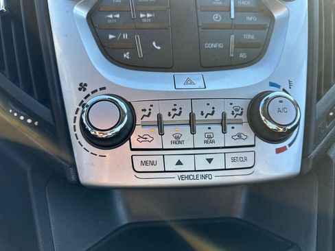 Used 2017 Chevrolet Equinox LT FWD image 25