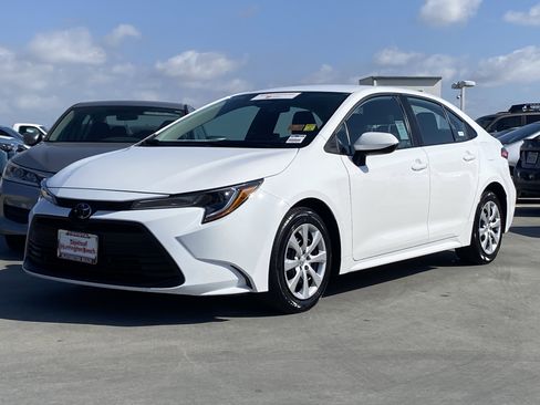 Certified 2025 Toyota Corolla LE image 6