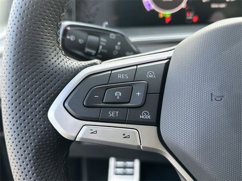 New 2026 Volkswagen Tiguan SE R-Line image 17