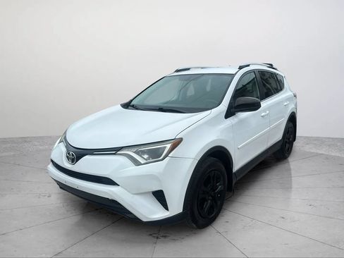 Used 2016 Toyota RAV4 LE FWD image 2