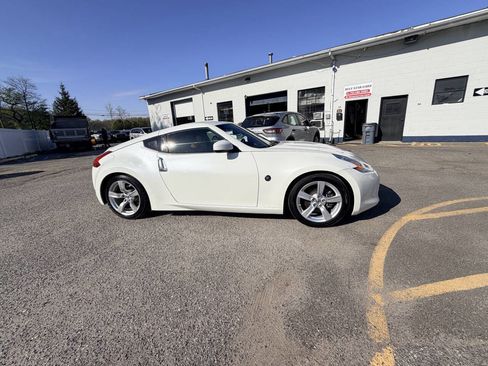 Used 2012 Nissan 370Z Touring RWD image 46