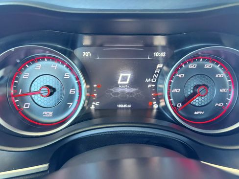 Used 2019 Dodge Charger SXT RWD image 14