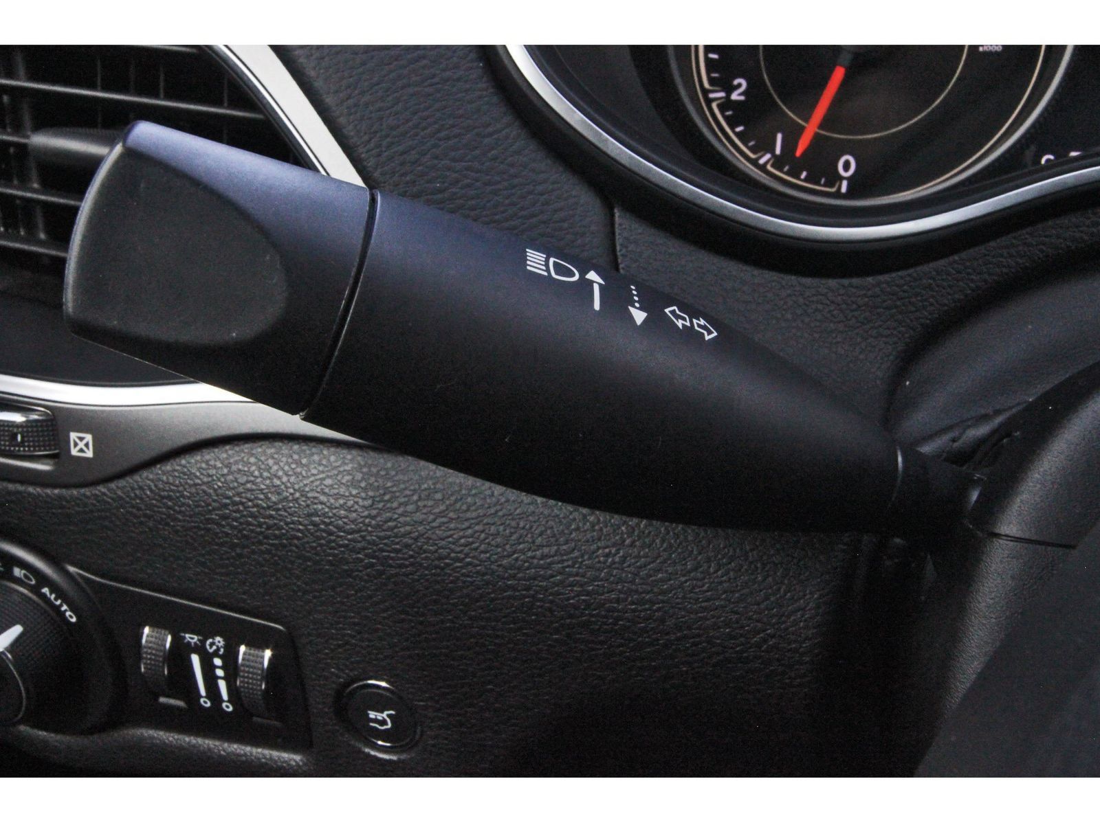 Used 2022 Jeep Cherokee Latitude Lux FWD image 21