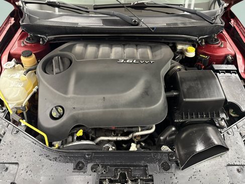 Used 2011 Chrysler 200 Limited FWD image 13