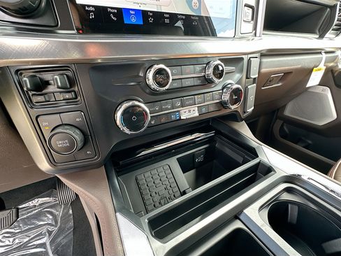 New 2026 Ford F350 4x4 Crew Cab DRW Super Duty image 23