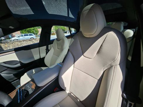 Used 2023 Tesla Model S AWD/4WD image 37