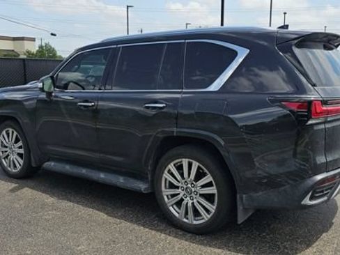Used 2023 Lexus LX 600 4WD w/ Accessory Package (Z1) image 4