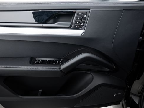New 2026 Porsche Cayenne S image 16