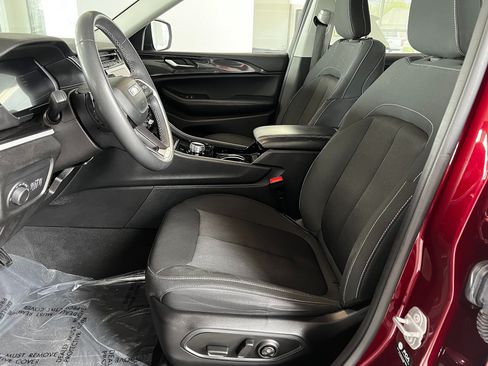 Used 2023 Jeep Grand Cherokee L Laredo AWD/4WD image 12