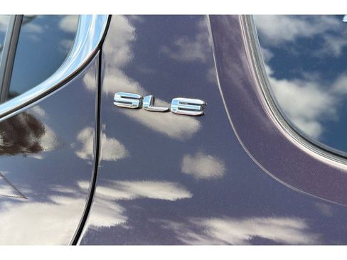 Used 2021 GMC Acadia SLE w/ Driver Convenience Package image 7