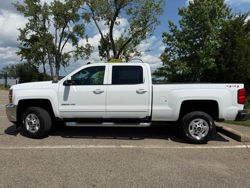 Used 2015 Chevrolet Silverado 2500 LT AWD/4WD image 8