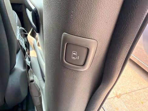 Used 2017 Kia Sedona SX FWD image 31