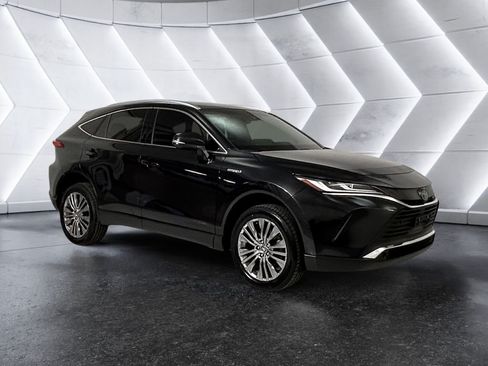 Used 2021 Toyota Venza XLE w/ Softex Package AWD/4WD image 1