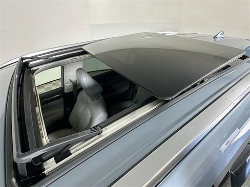 Used 2022 Toyota Highlander Platinum image 14