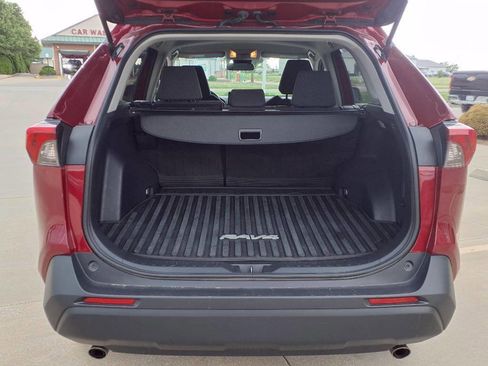 Used 2021 Toyota RAV4 LE image 23