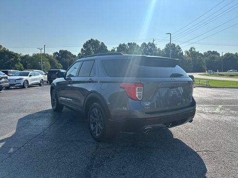 Used 2024 Ford Explorer XLT w/ Equipment Group 202A AWD/4WD image 5