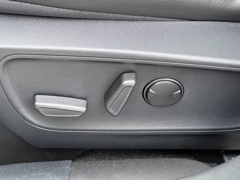 New 2024 Ford Escape SE w/ PHEV Premium Package FWD image 11