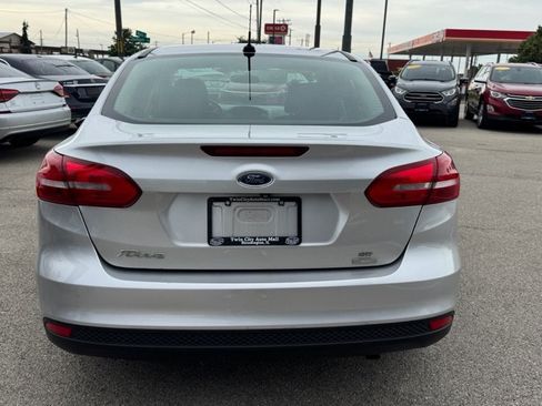 Used 2017 Ford Focus SE FWD image 7