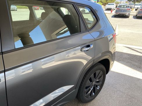 Used 2024 Volkswagen Taos S w/ MDO Package image 41