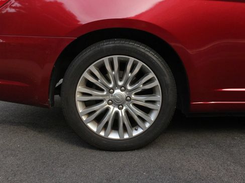 Used 2013 Chrysler 200 Limited FWD image 5